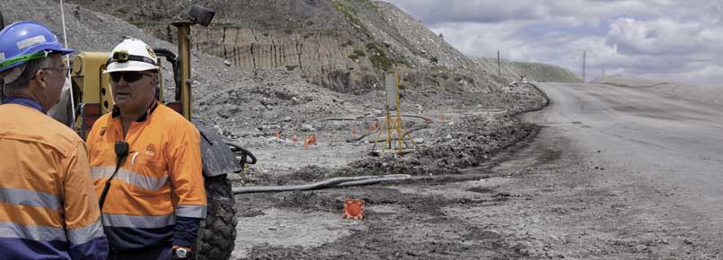 Indoor & Outdoor Real-Time Location Solution Indoor & Outdoor Real-Time Location Solution